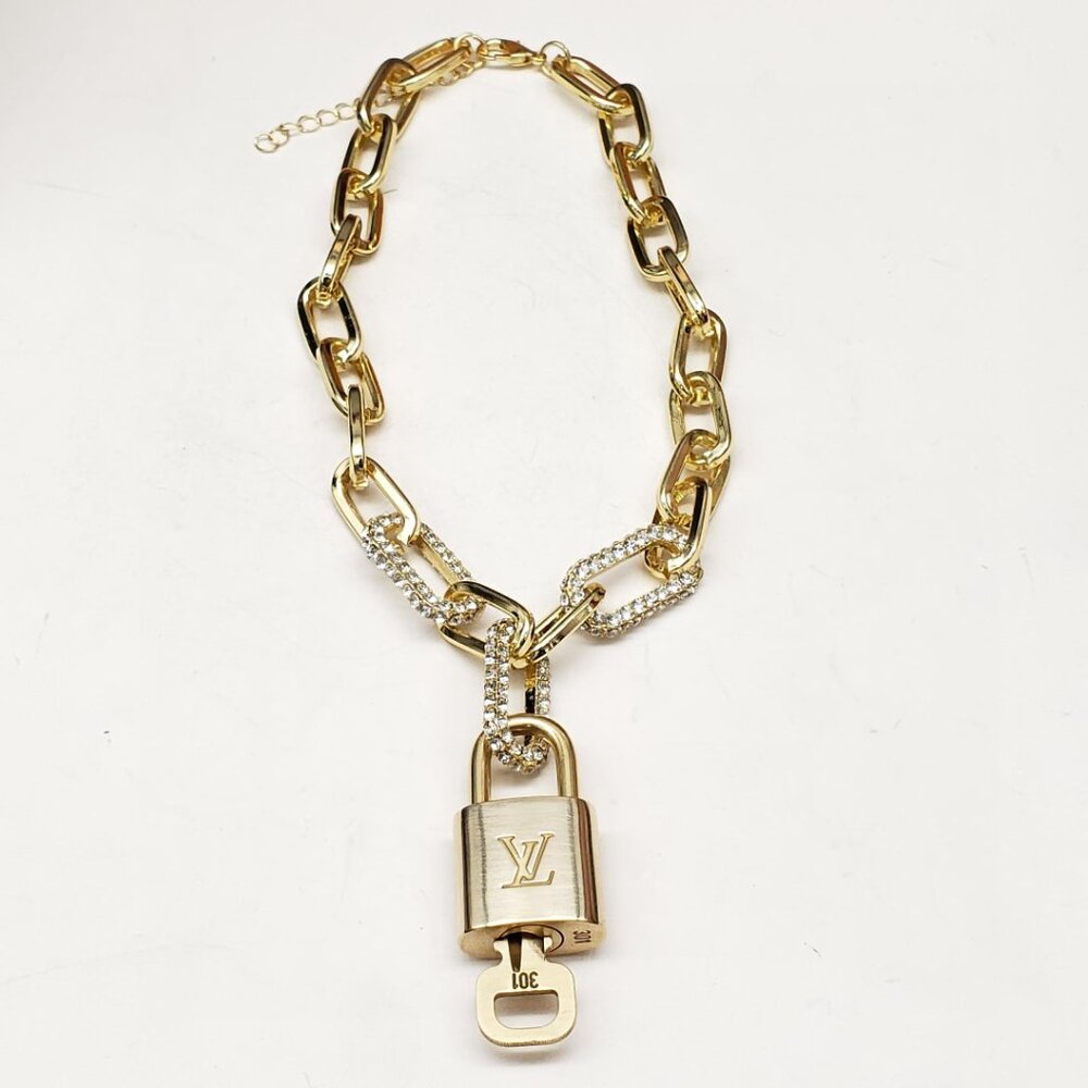 Authentic Louis Vuitton Lock & Key w/ Unbranded Gold Plated Gold Chain Necklace - Picture 7 of 8